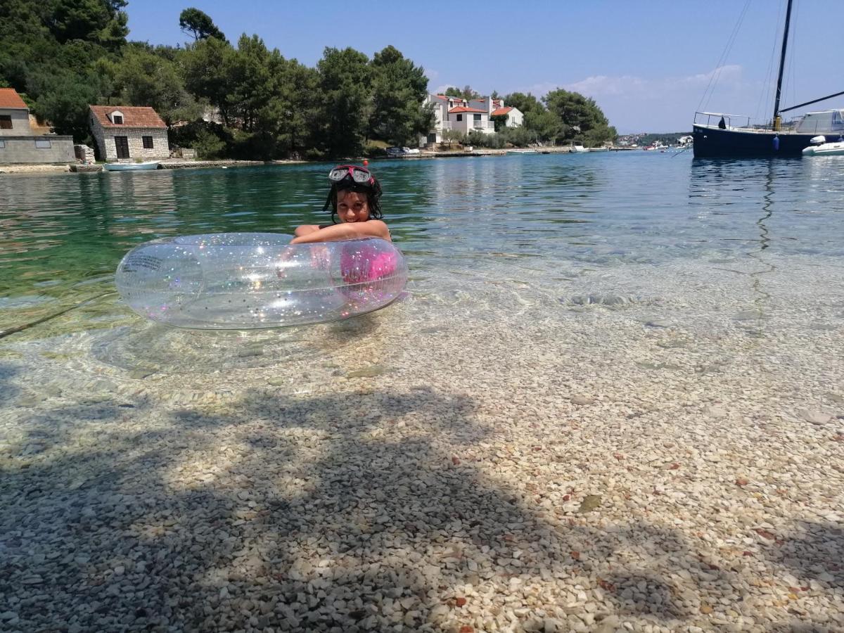 Вілла Seafront Rural Big House At Solta Croacia Island Нечуям Екстер'єр фото