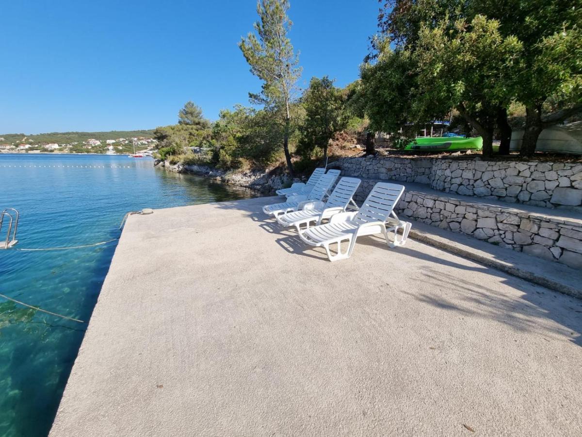 Вілла Seafront Rural Big House At Solta Croacia Island Нечуям Екстер'єр фото